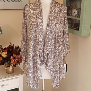 NWT AB Studio Topper
